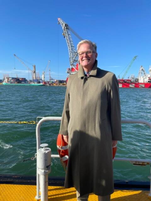 Henk van der Zwan, Nederlands ambassadeur in Suriname.